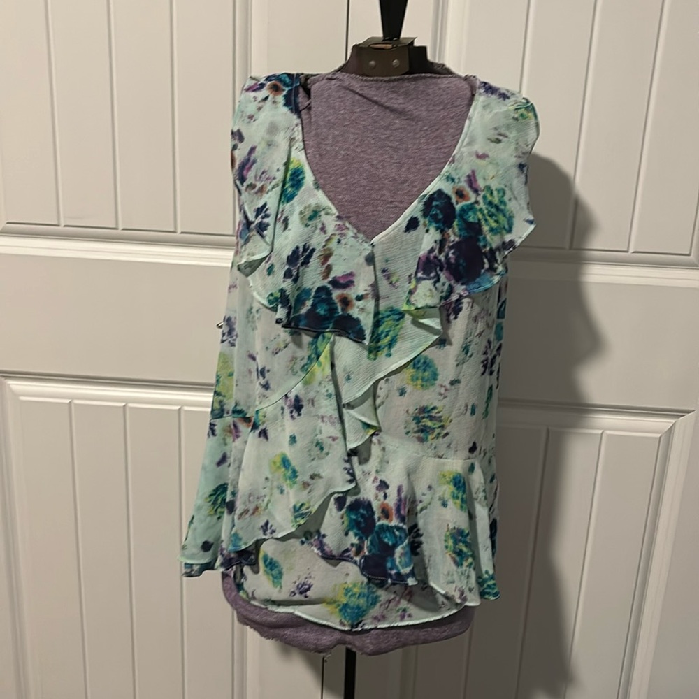 L sleeveless top